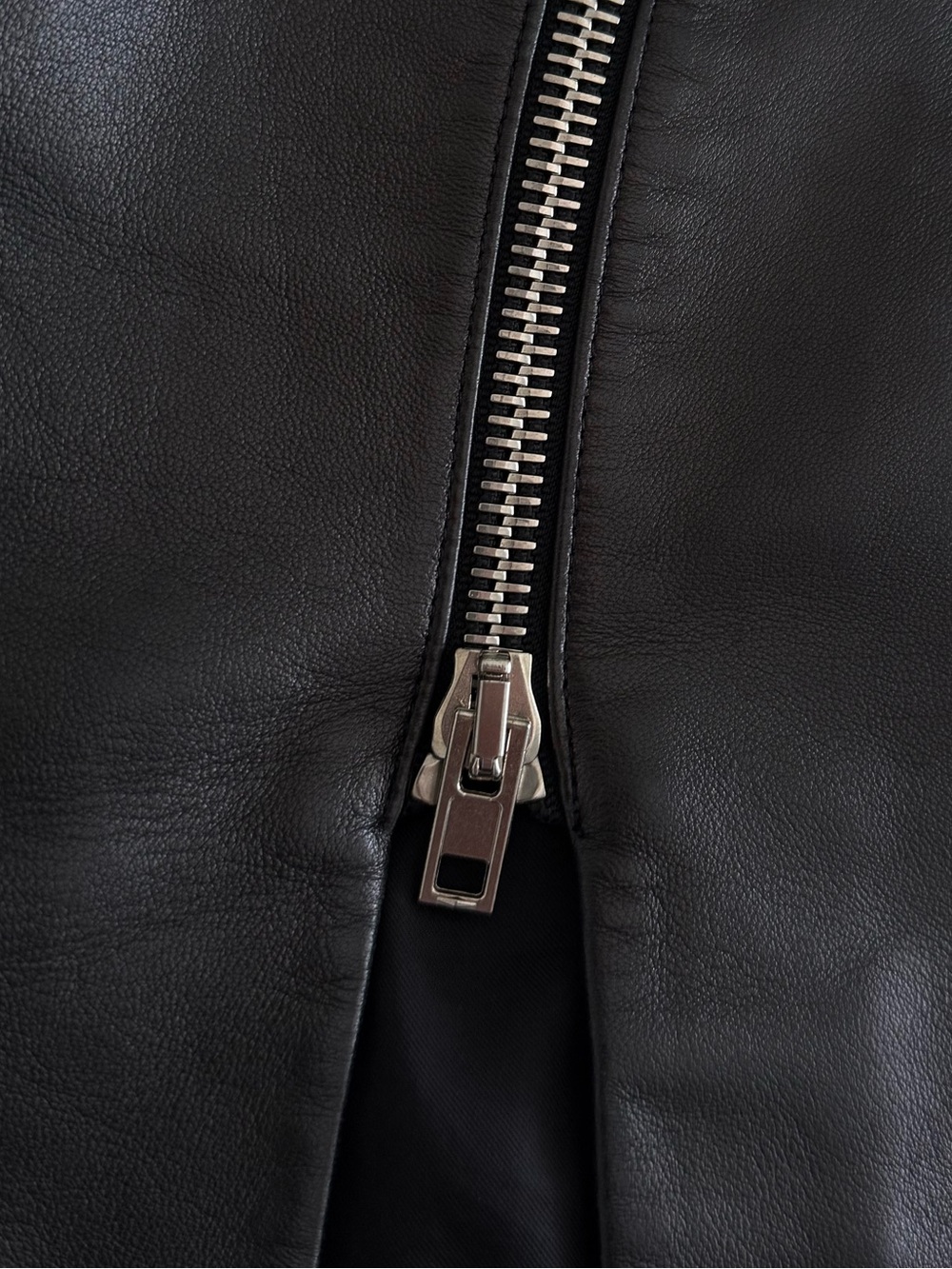 Like new Alexander Wang Black Leather Curved Zipper Miniskirt 8 - Picture 8 of 12